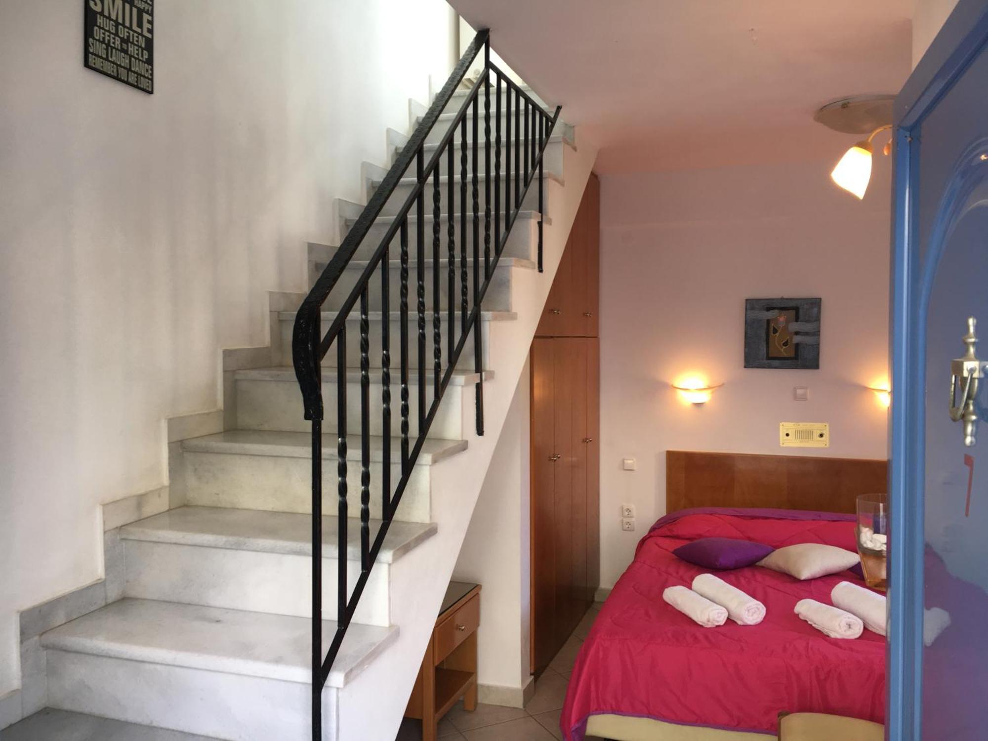 Ktm Sunny Villas Порос Номер фото