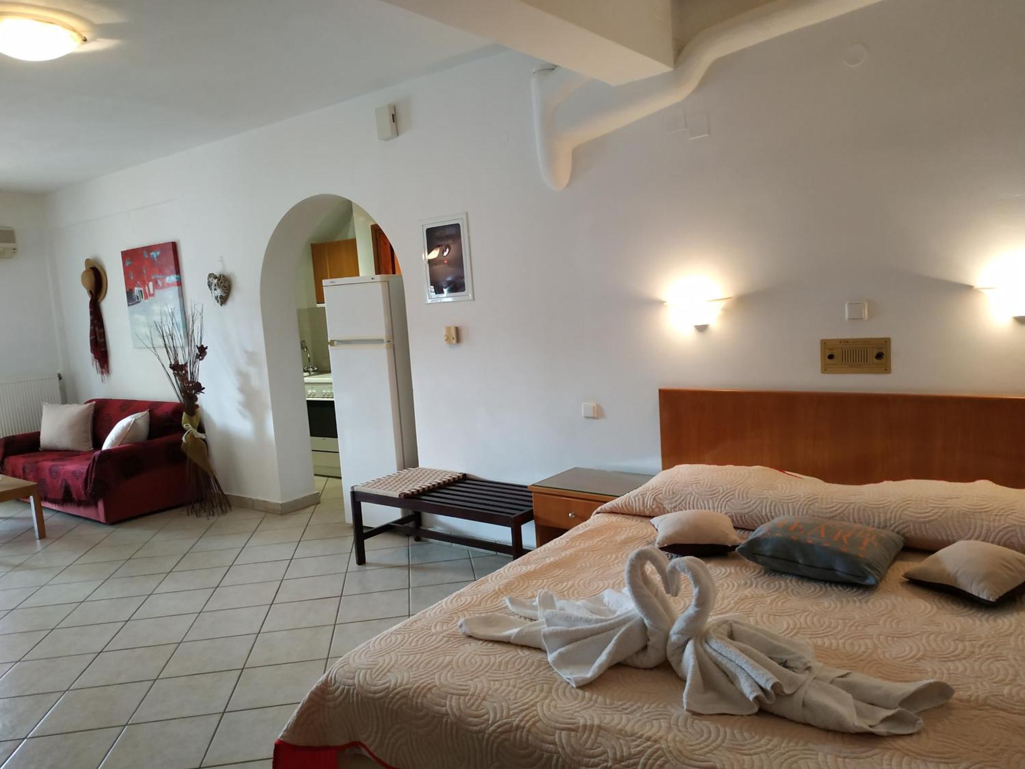 Ktm Sunny Villas Порос Номер фото