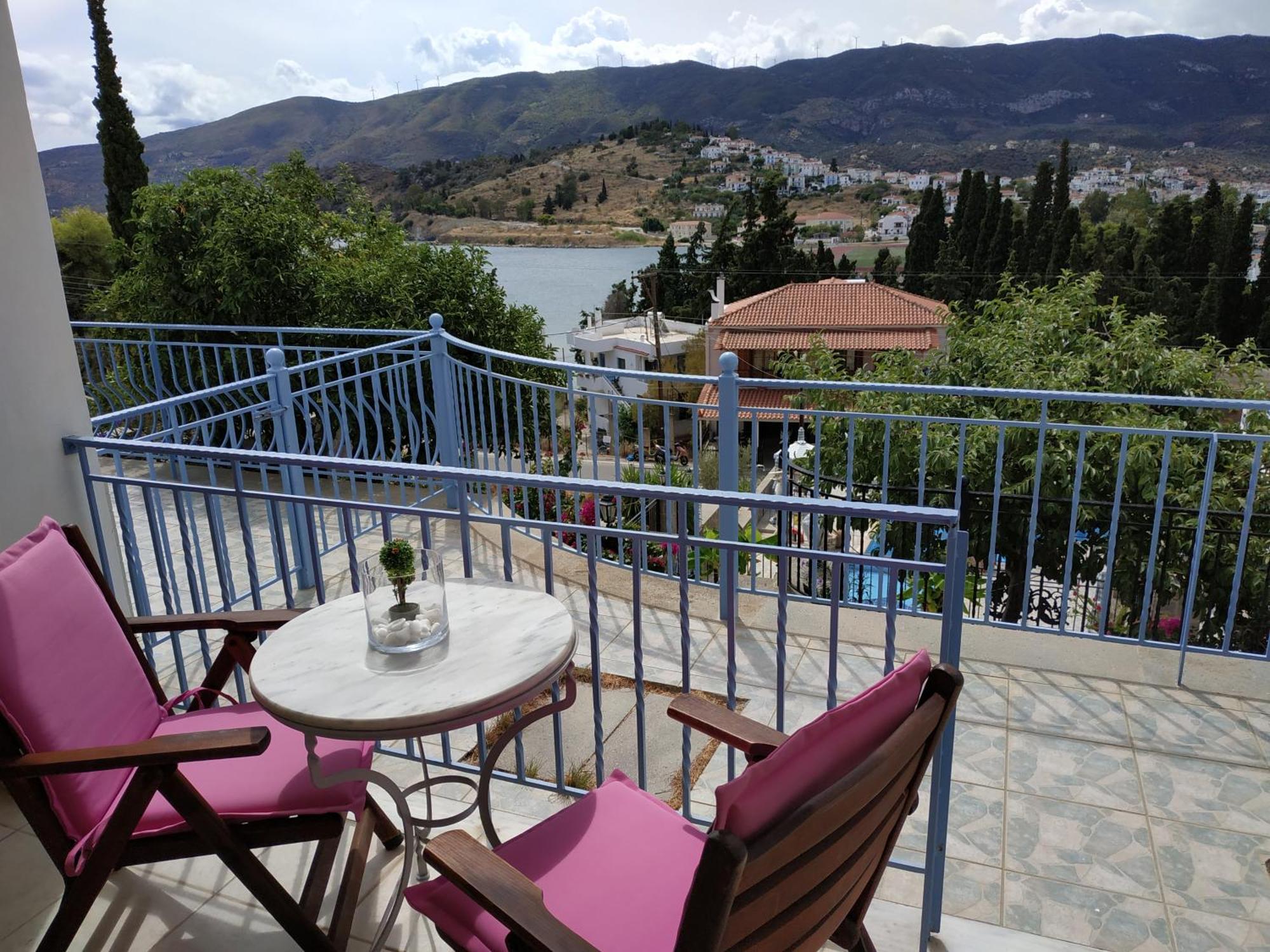 Ktm Sunny Villas Порос Номер фото